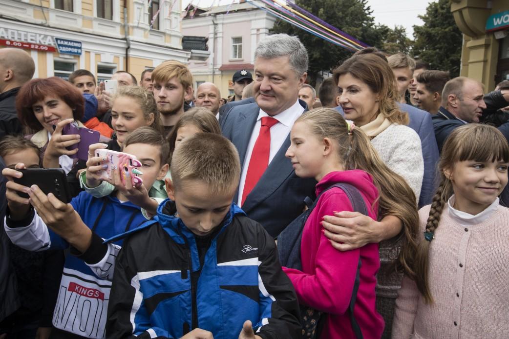 Порошенко разом з дружиною Мариною бере участь у святкуванні Дня Житомира / фото president.gov.ua Порошенко разом з дружиною Мариною бере участь у святкуванні Дня Житомира / фото president.gov.ua
