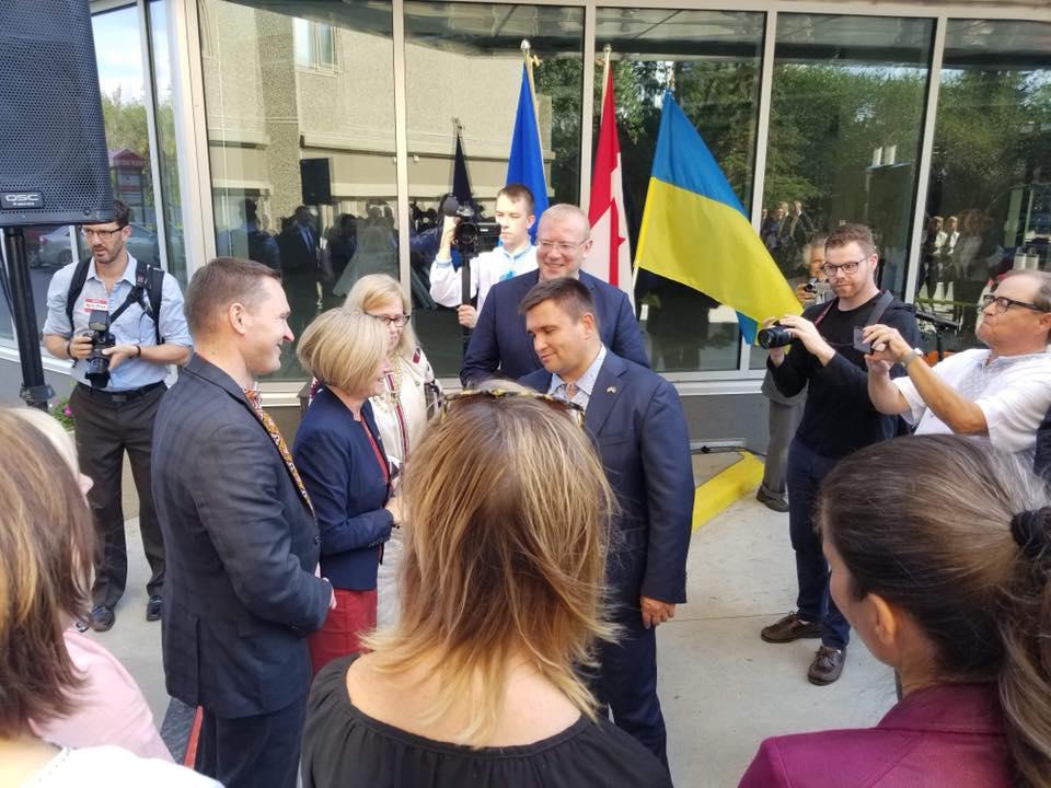Консульство в Едмонтоні стало першим, яке Україна відкрила після початку війни \ Ukrainian Canadian Congress Консульство в Едмонтоні стало першим, яке Україна відкрила після початку війни \ Ukrainian Canadian Congress