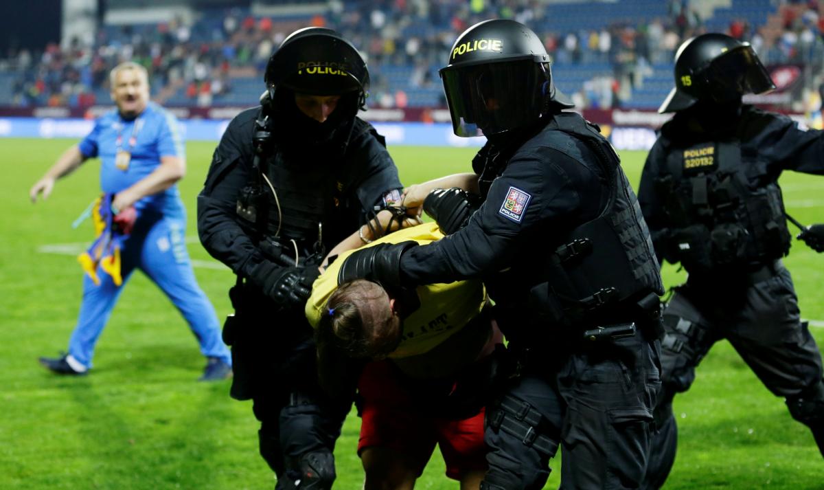 УЄФА відкрив дисциплінарну справу за підсумками матчу Чехія - Україна / REUTERS