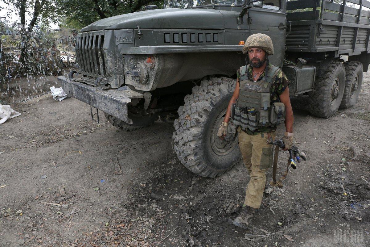 С начала суток украинских защитников обстреляли три раза / УНИАН С начала суток украинских защитников обстреляли три раза / УНИАН