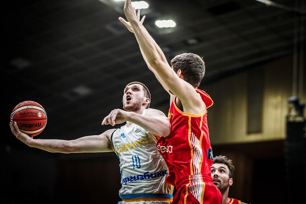 Михайлюк набрав 19 очок у матчі проти збірної Іспанії / fiba.basketball Михайлюк набрав 19 очок у матчі проти збірної Іспанії / fiba.basketball