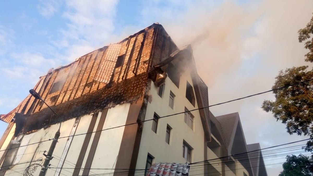 Пожар на ул. Ясногорской в Киеве ликвидирован / фото dsns.gov.ua Пожар на ул. Ясногорской в Киеве ликвидирован / фото dsns.gov.ua