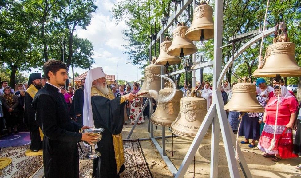 Митрополит Агафангел освятил колокола / eparhiya.od.ua