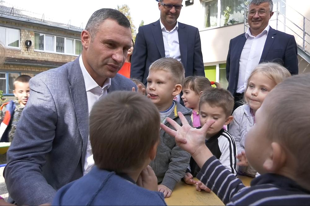 Кличко розповів про плани щодо дитсадків у столиці в 2018 році / фото kiev.klichko.org Кличко розповів про плани щодо дитсадків у столиці в 2018 році / фото kiev.klichko.org