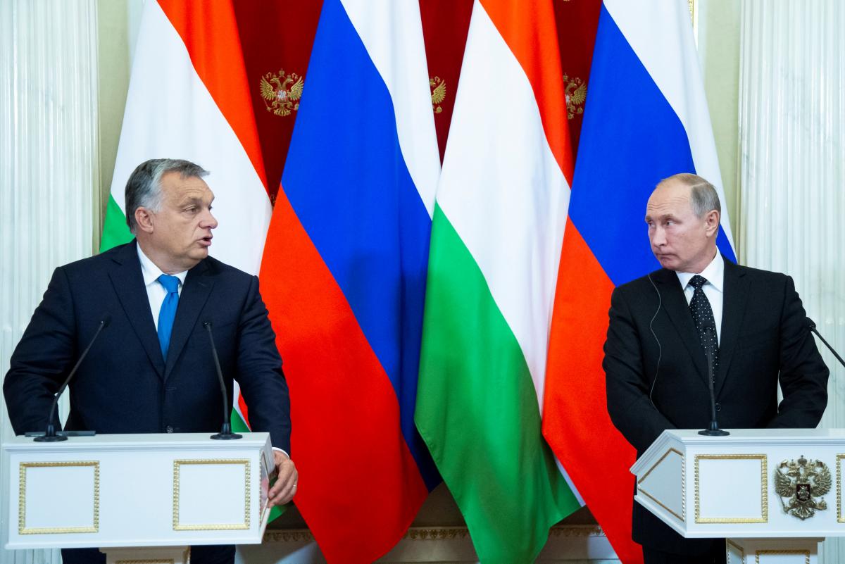 Зеленский пригласил Орбана в Украину после заявления о поддержке статуса кандидата в ЕС / фото REUTERS