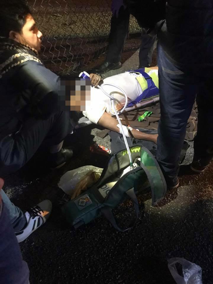 У Лондоні авто в'їхало у натовп біля мечеті (фото) У Лондоні авто в'їхало у натовп біля мечеті (фото)