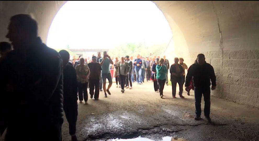 Протестующие разблокировали трассу государственного значения / фото ТСН.ua Протестующие разблокировали трассу государственного значения / фото ТСН.ua