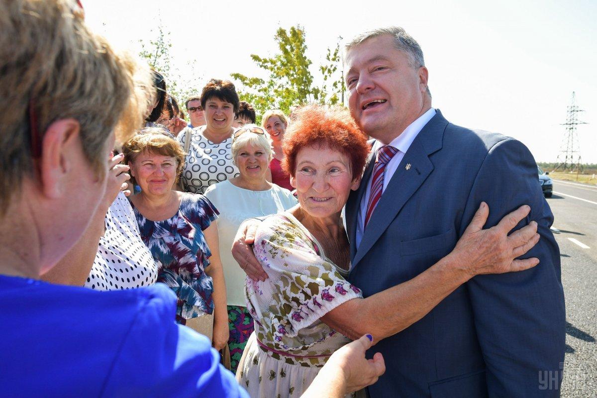 Петро Порошенко на Миколаївщині / фото УНІАН Петро Порошенко на Миколаївщині / фото УНІАН