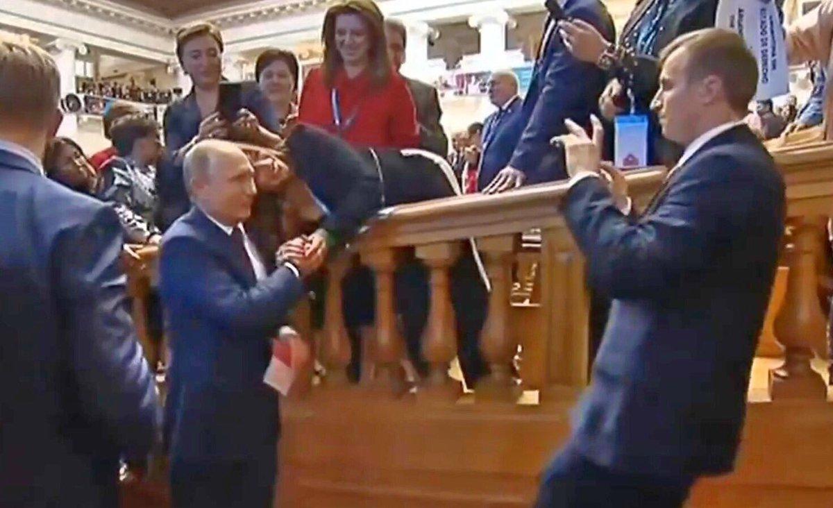 Путін все меншає з кожним новим фото, говорить політолог / фото twitter.com/dimsmirnov175 Путін все меншає з кожним новим фото, говорить політолог / фото twitter.com/dimsmirnov175