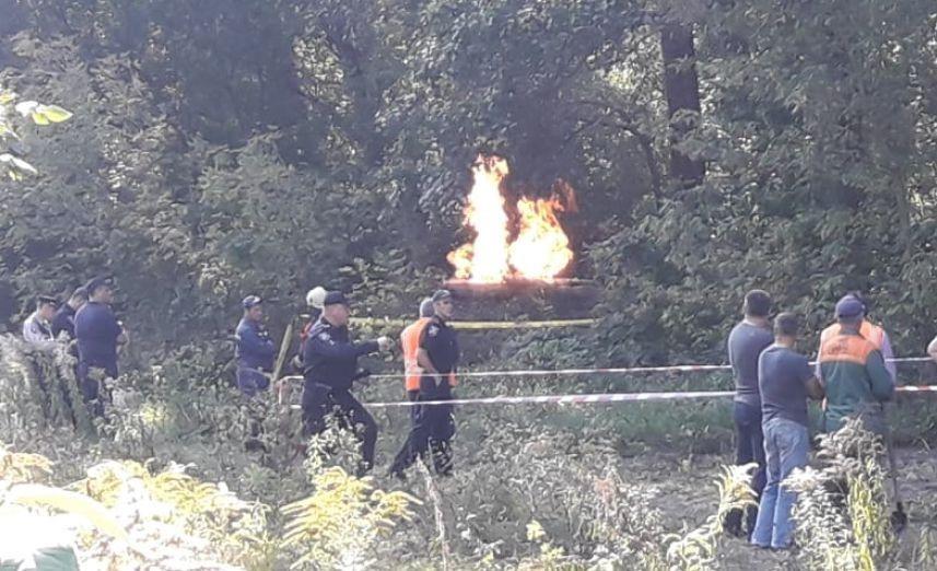 Ліквідація пожежі газопроводу на Сумщині триває вже понад 12 годин / фото ТСН Ліквідація пожежі газопроводу на Сумщині триває вже понад 12 годин / фото ТСН