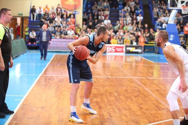 Дніпро розтрощив Черкаські Мавпи в першому матчі за Суперкубок України / fbu.ua