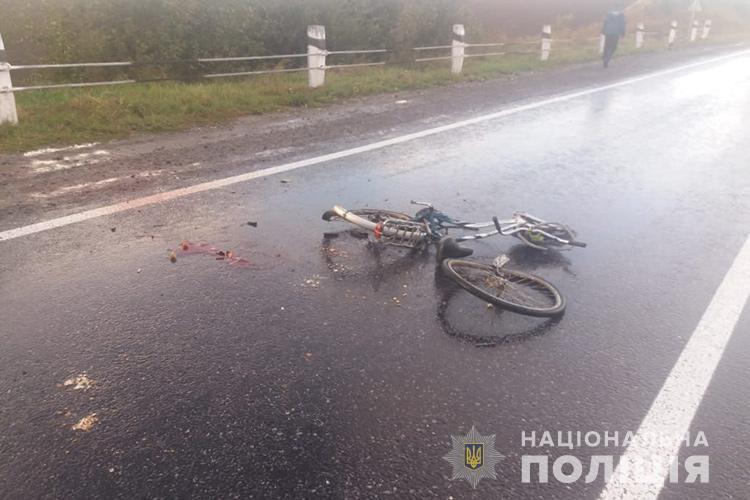 На Тернопільщині у ДТП важко травмовано велосипедиста (фото) На Тернопільщині у ДТП важко травмовано велосипедиста (фото)