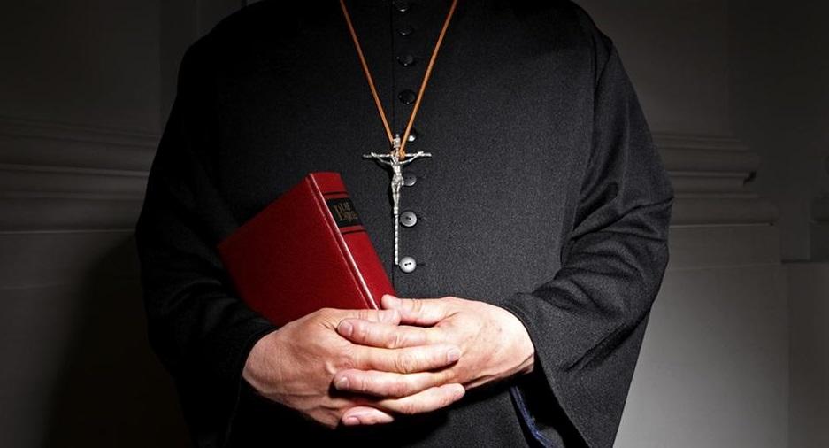 1670 священнослужителей подозревают в сексуальных домогательствах в Германии / dw.com