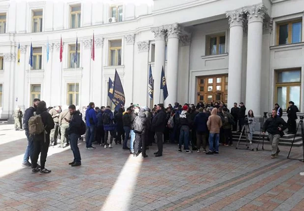 Ситуация на митинге спокойная/ "24 канал" Ситуация на митинге спокойная/ "24 канал"