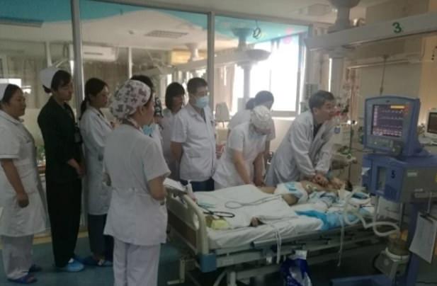 Врачам удалось спасти ребенка / фото dailymail.co.uk Врачам удалось спасти ребенка / фото dailymail.co.uk
