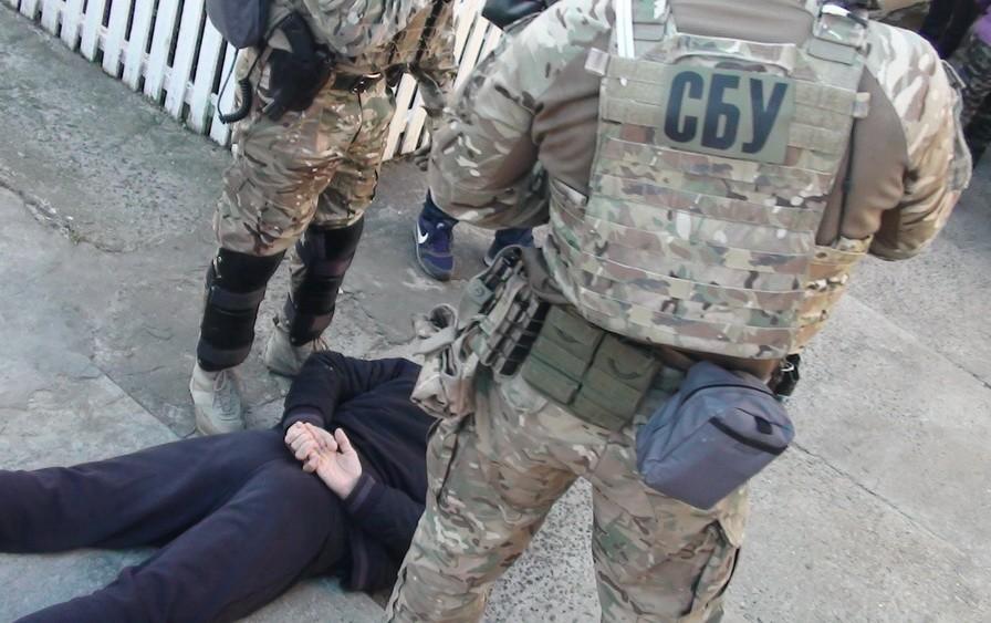 Група «Сапфір» сфабрикувала і оприлюднила у соцмережах близько 12000 фейкових матеріалів / ілюстрація ssu.gov.ua Група «Сапфір» сфабрикувала і оприлюднила у соцмережах близько 12000 фейкових матеріалів / ілюстрація ssu.gov.ua