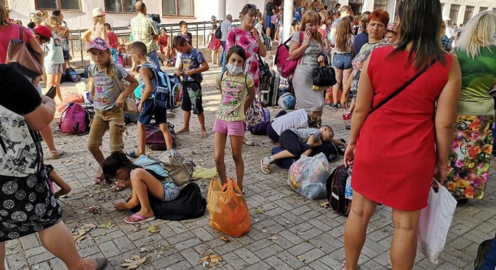 Children Evacuated From Occupied Crimea Town As Panic Rises Over ...