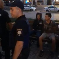 В центре Киева толпа подростков напала на геев - СМИ (видео)