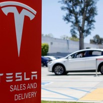Автопилот Tesla перестал работать после неудачного обновления