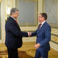 Poroshenko, Volker discuss situation in Donbas, sanctions policy against Russia