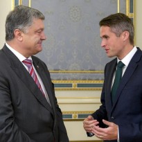 Poroshenko meets with UK defense secretary