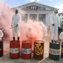В Мариуполе несколько тысяч людей вышли на митинг против загрязнения воздуха в городе (фоторепортаж)
