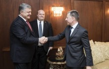 Порошенко обговорив з Волкером кроки для деокупації Донбасу