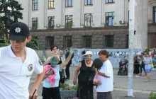 В Одесі фанати "русского мира" на мітингу "оплакували" Захарченка й Кобзона - їх облили зеленкою (фото)