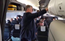 Порошенка "випадково" сфотографували у рейсовому літаку - летів як простий смертний (фото, відео)