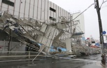 Разгул тайфуна "Джеби" в Японии: шесть человек погибли, 150 пострадали (видео)