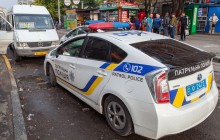 В Днепре мужчина в маршрутке разбил нос полицейскому