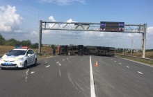 Движение на трассе «Киев-Чоп», парализованное из-за опрокидывания фуры c пьяным водителем, восстановлено