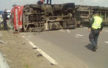 На Ривненщине из-за пьяного водителя полностью заблокирована трасса «Киев-Чоп», очереди растянулись на несколько километров (фото)