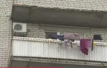 У Дніпрі дворічна дівчинка після падіння з 10 поверху вижила і навіть не зазнала серйозних травм (відео)