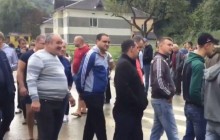 В Украине протестующие перекрыли сразу несколько трасс (видео)