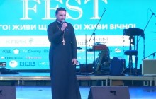 Священик-переможець «Голоса країни-2017» виступив на фестивалі «ЖИВИ FEST»