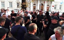 Во Львове активисты забросали помидорами участников пророссийского митинга (фото, видео)