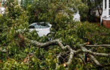 Двое детей стали жертвами мощного урагана в Румынии