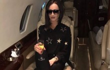 Российская певица Бузова устроила скандал в самолете в поисках собутыльника (видео)