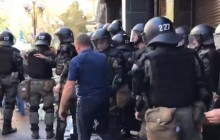 Біля ГПУ сталися сутички: учасників мітингу поливають водою, у хід пішов сльозогінний газ (фото, відео)
