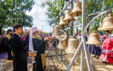 В Измаиле митрополит Агафангел освятил колокола для Свято-Георгиевского храма