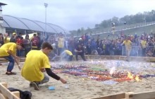 В Днепре ученый-биотехнолог устроил огненную битву армий оригами (видео)