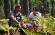 Ляшко похвалився своїм походом у ліс по гриби з дружиною і особистим фотографом (фото)