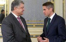 Poroshenko meets with UK defense secretary