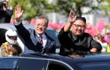 Президент Южной Кореи прилетел с супругой в КНДР на переговоры (фото, видео)