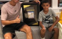 Роналду получил первую копию онлайн-игры FIFA 19