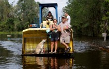 В США освобождают людей, которые попали в ловушки после урагана "Флоренс" (видео)