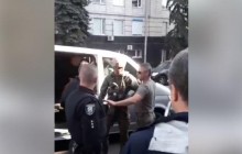 После скандала с "прослушкой" под здание САП приехал спецназ НАБУ, произошла потасовка (видео)