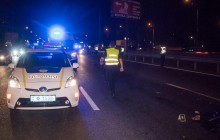 Перебегал 8-полосную дорогу в 50 метрах от перехода: в Киеве мужчина погиб под колесами авто (фото, видео)