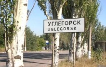 Журналісти показали життя в окупованому напівзруйнованому Вуглегірську (фото, відео)